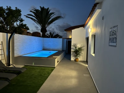 Beachvilla Corralejo at night copia