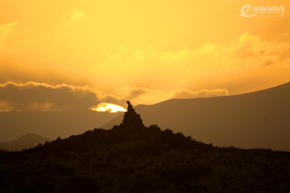 Sunrise Surfing Intermediate North Shore Fuerteventura - Surfer Image Gallery 2016.09.27 Early Bird Session